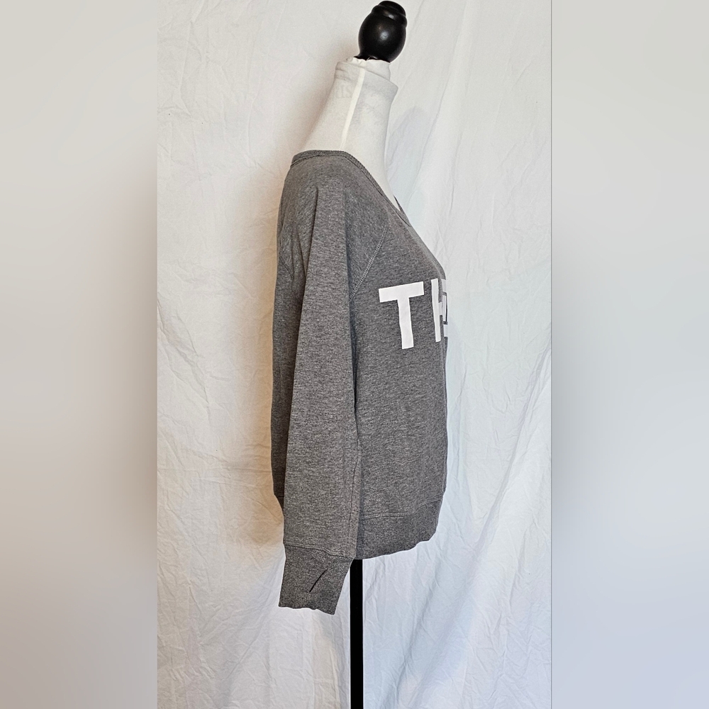 *EUC* Tommy Hilfiger Gray Logo Sweatshirt - Picture 6 of 16